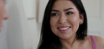 Melissa Moore - From roommates to friends with benefits - inxxx.com