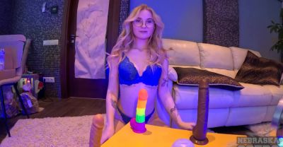 Blondie Luana's amateurs game: Glasses on, peachy puss shaven, toy time with a bad boy dildo - alphaporno.com